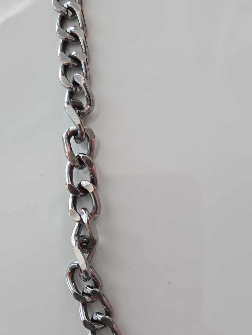 Hot Miami Styles Black Quilted Crossbody with Silver Chain - Picture 2 of 8